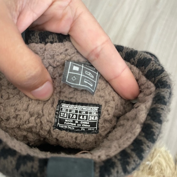 Keen Women's 7 Auburn Eagle Pattern Black Suede Sweater Fleece Lined Mid Boots - Picture 7 of 8